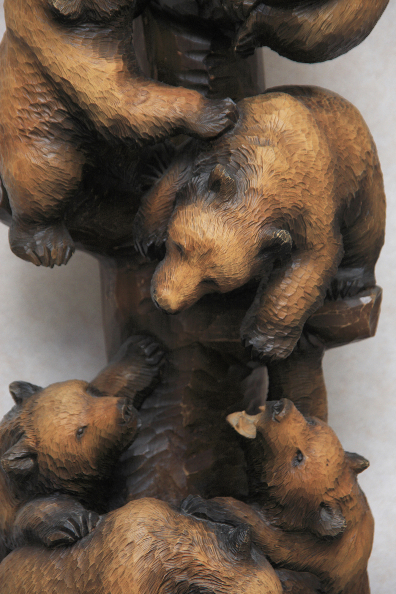 変わった木彫りの熊