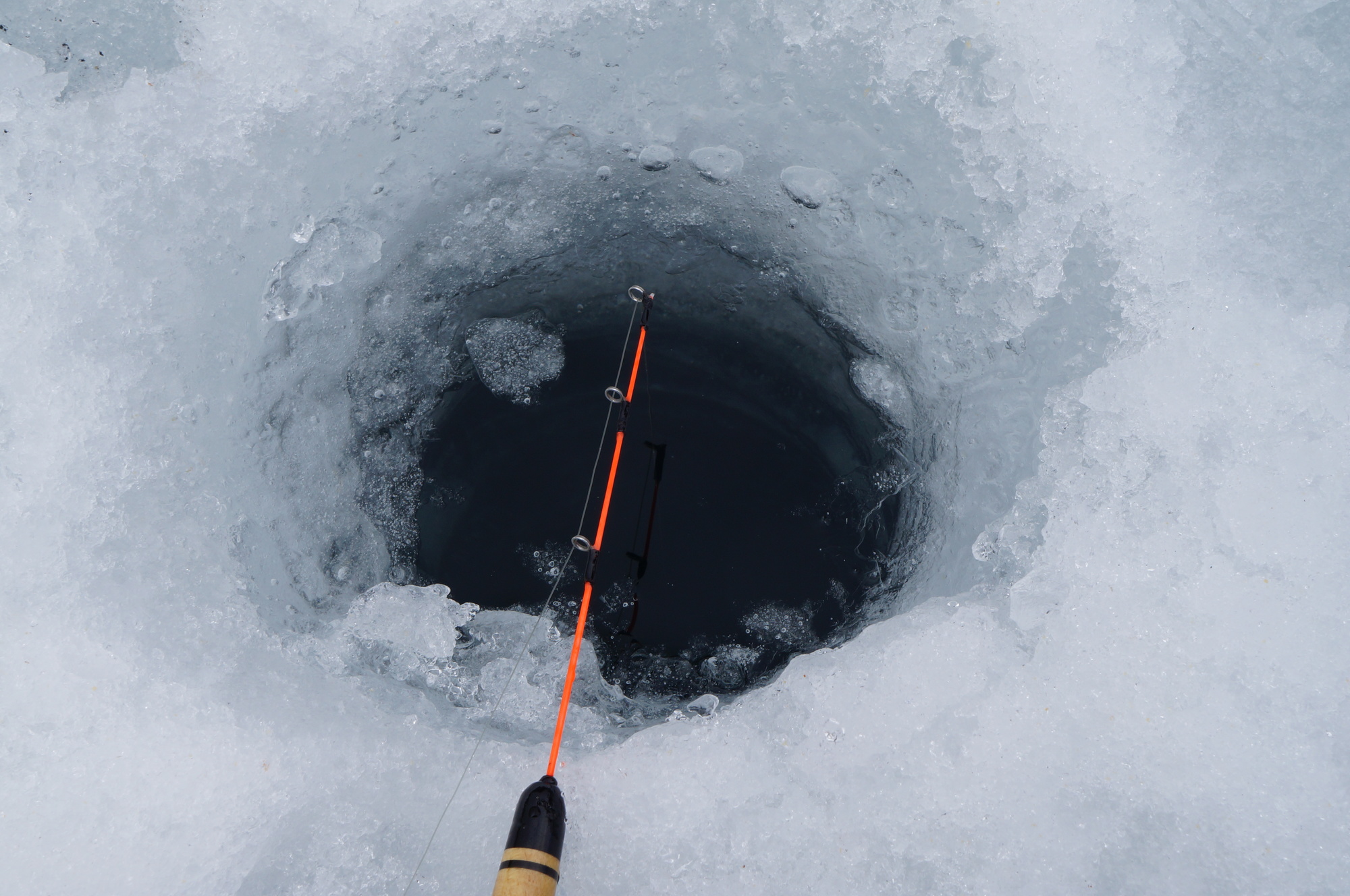 氷上穴釣り