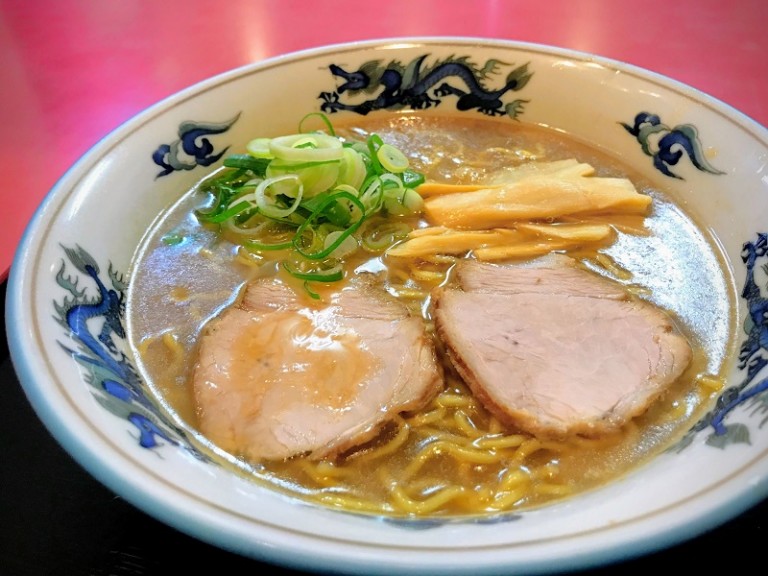 一度は味わいたい！旭川ラーメンの伝統を守る「らーめんや天金」の正油ラーメン - 北海道Likers