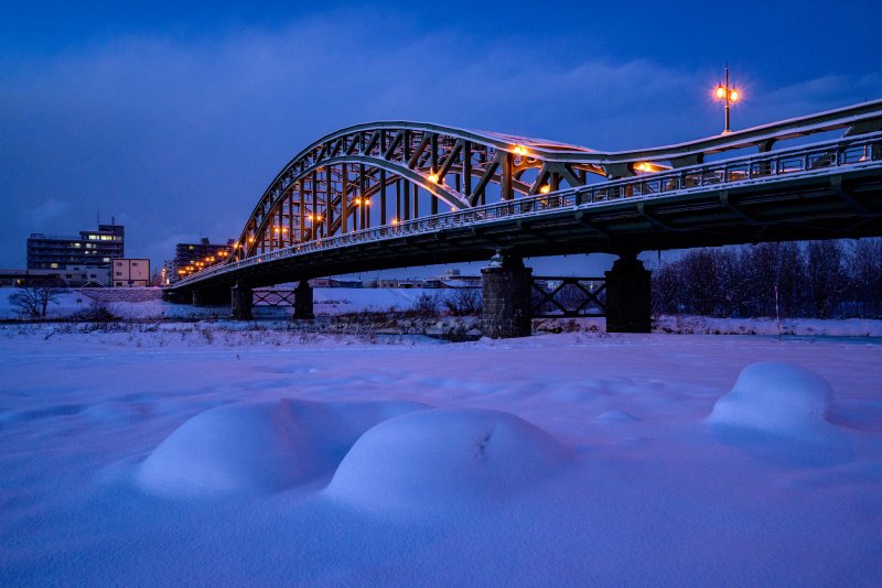 夕暮れの旭橋　冬景色