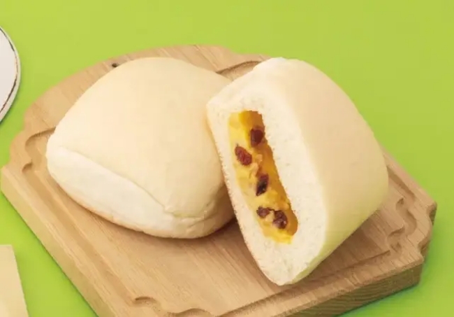 Panest Kitacaのエゾモモンガのおなかみたいな木の実パン