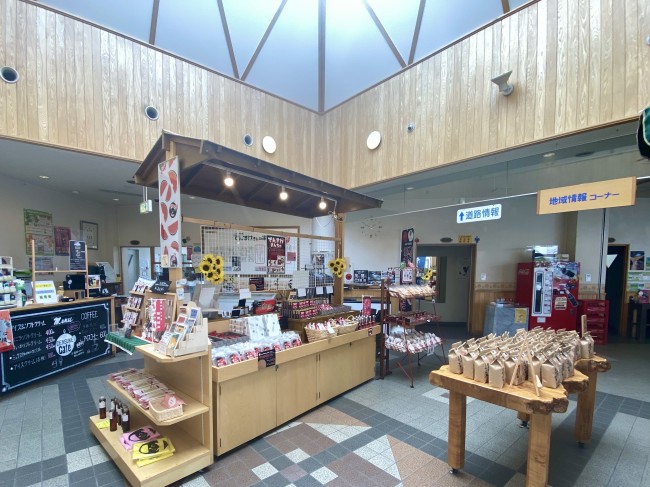 でんすけさんの家の店内