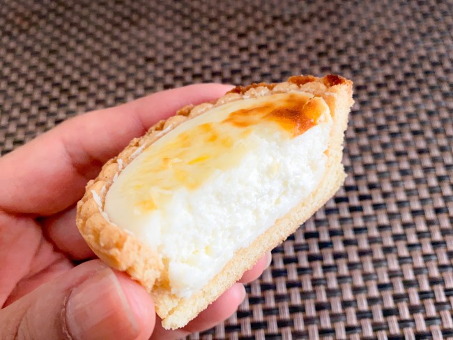 チーズタルトwチーズ断面