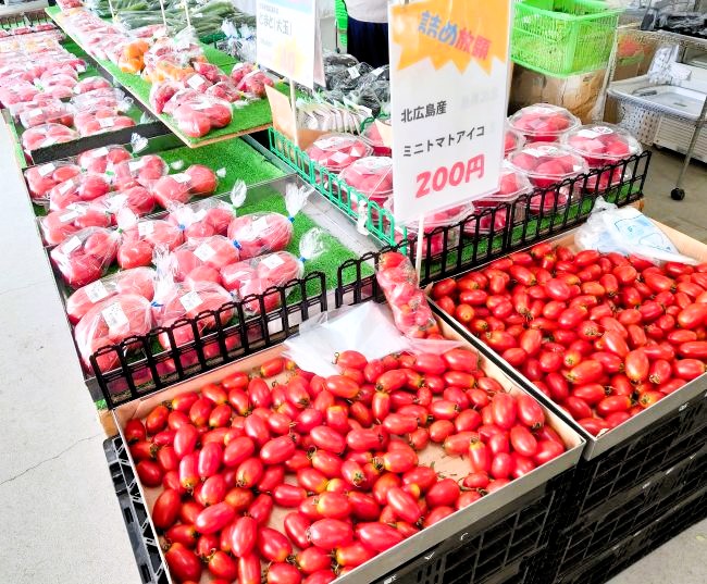 店内のトマト