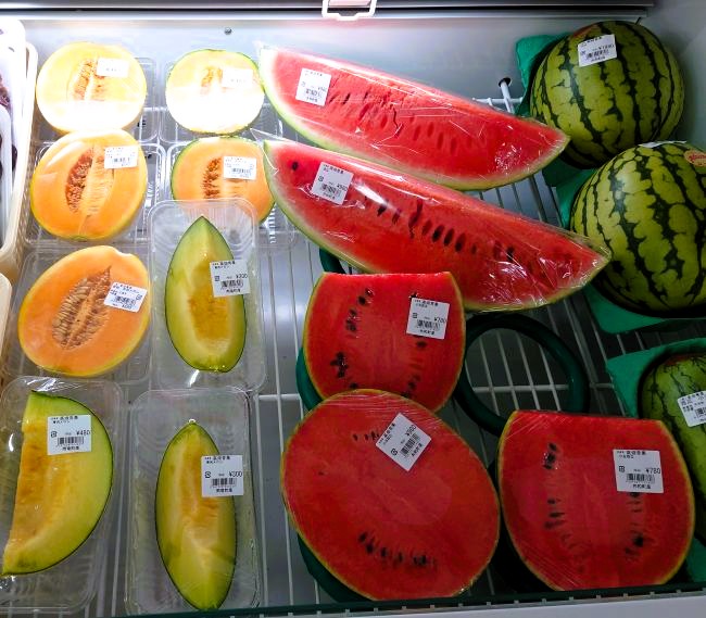 メロンスイカのカット売り