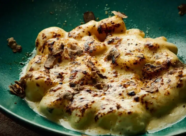 北海道産 きたあかり使用の焦がしクリームソースのもちふわニョッキ~トリュフクリーム仕立て～