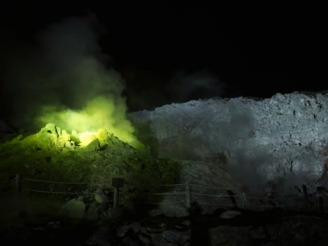 硫黄山ライトアップ