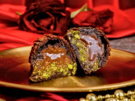 チョコフォンデュピスタチオバクラヴァ