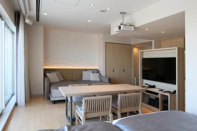 壁面に「ゆらぎのパネル」