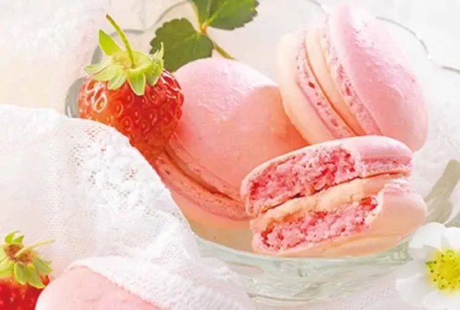 ストロベリー＆フロマージュマカロン（6個入）