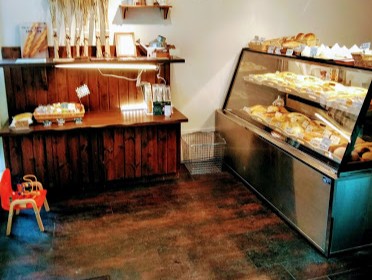 温かみのある実店舗の風景